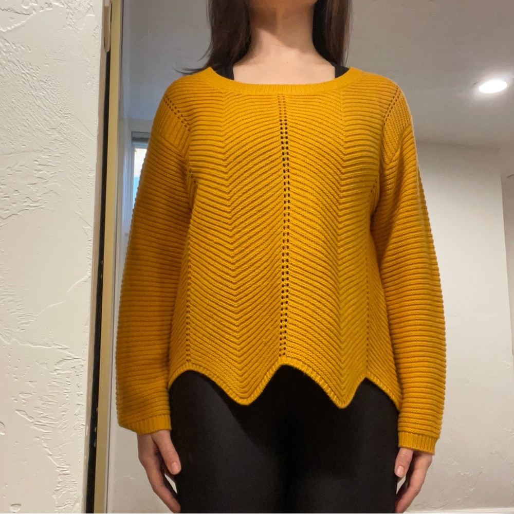 EUC Mustard Yellow Crew Neck Sweater with Textured Knit and Scalloped Hem